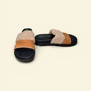 AEROSOLES Tan and Cream Slide Sandals